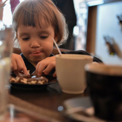 petite fille menu pitchoun restaurant bearn bigorre